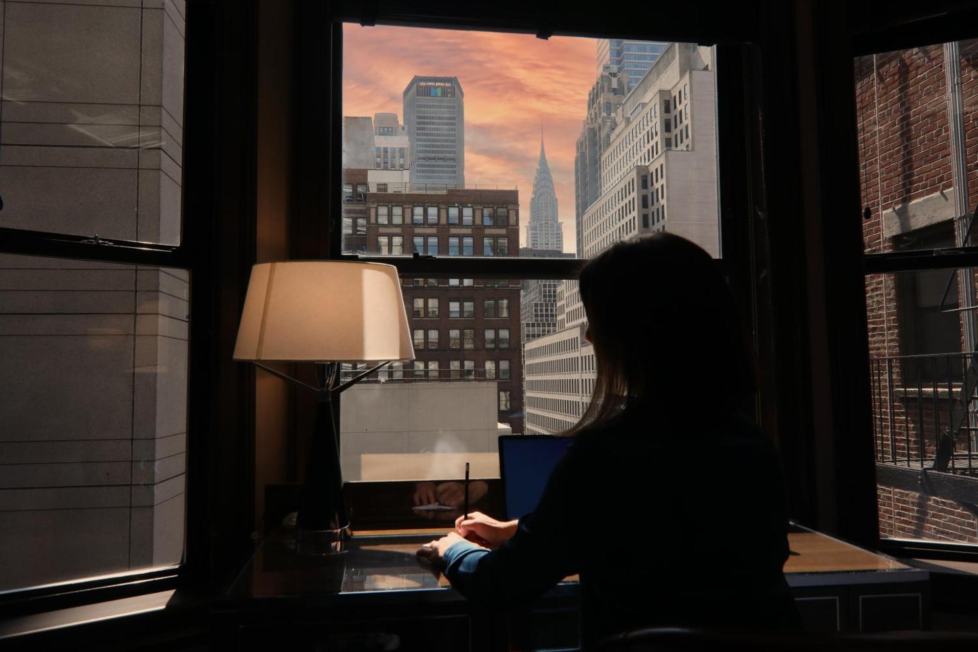 易洛魁纽约酒店 外观 照片 A student studying at the New York University